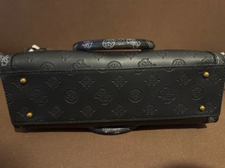 Bolso Guess Negro y Gris