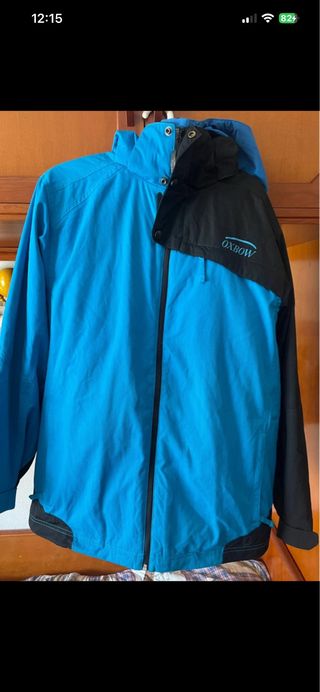 Chaqueta Oxbow azul y negra