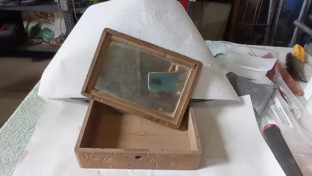 Joier de fusta tallada.