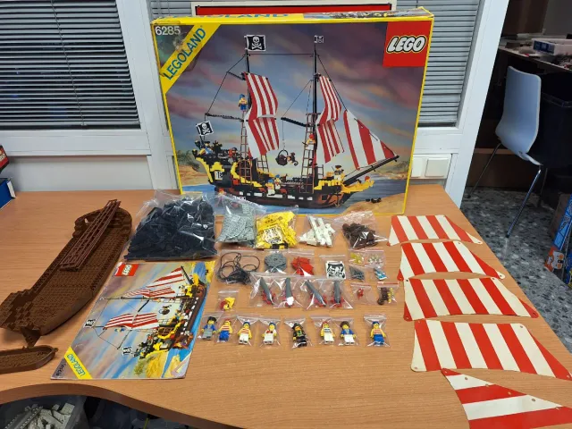 LEGO 6285 BARRACUDA DEL MAR NERO (1989)