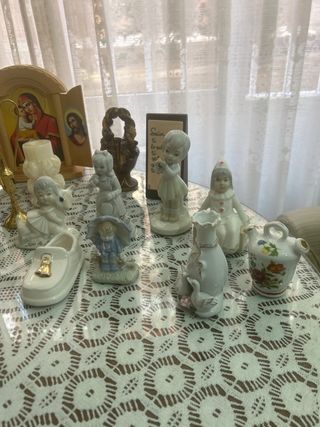 Figuras de porcelana y artículos religiosos