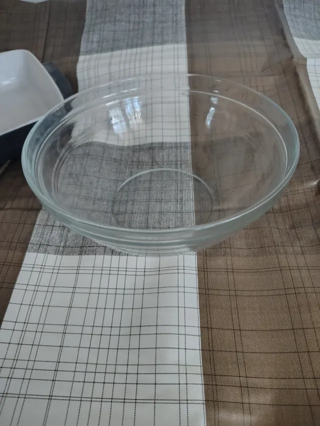 Ensaladera de cristal transparente