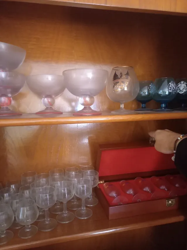 Lote copas cristal y conjunto café porcelana