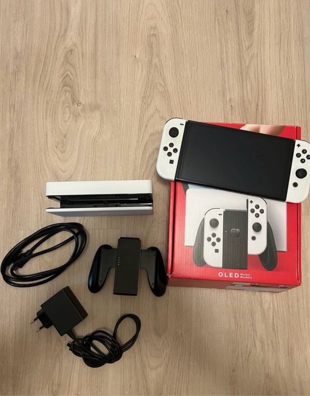 Nintendo Switch OLED completamente bianco