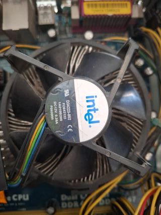 Ordenador antiguo beige/gris