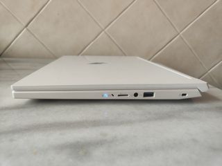 Acer Nitro V14 Ryzen 7 - Blanco (No Funciona)