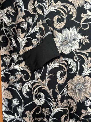 Vestido estampado floral negro y beige