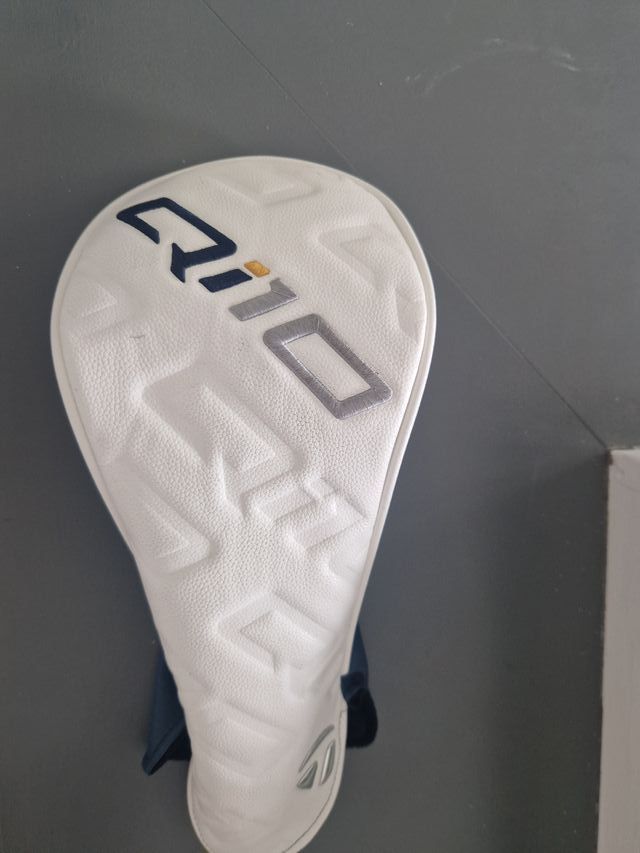 Driver TaylorMade Qi10 LS 
Loft 9° 
Varilla Stiff 