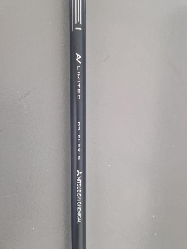 Driver TaylorMade Qi10 LS 
Loft 9° 
Varilla Stiff 