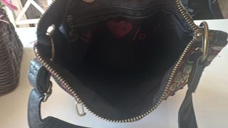 Bolso Desigual negro y rosa con flores