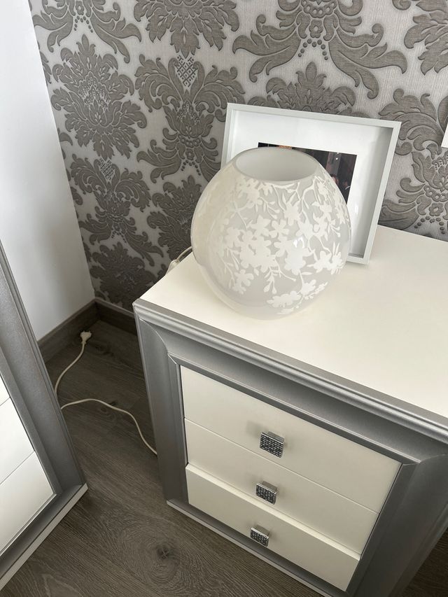 Lámpara de mesita de noche de cristal