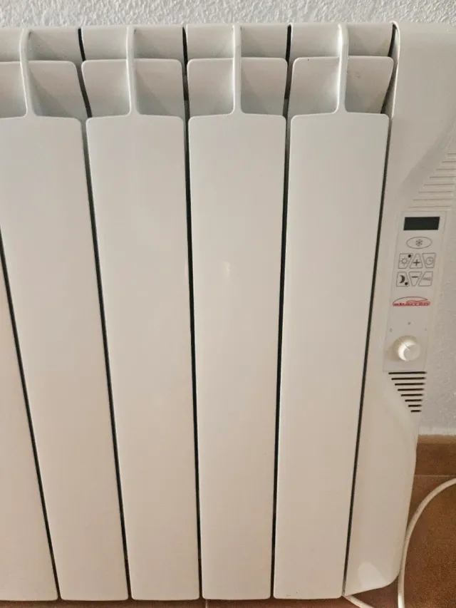 Radiador Calor Azul Bajo Consumo.