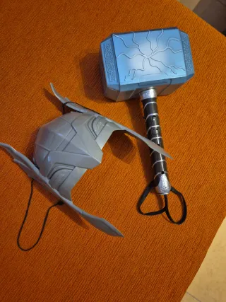 Martillo y máscara Thor