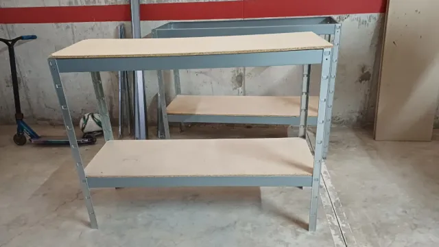 Estantería metálica de 2 baldas