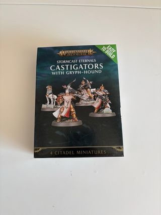 Stormcast Eternals Castigators con Gryph-Hound