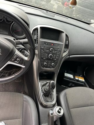 Despiece Opel Astra J 2011