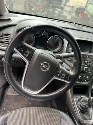 Despiece Opel Astra J 2011