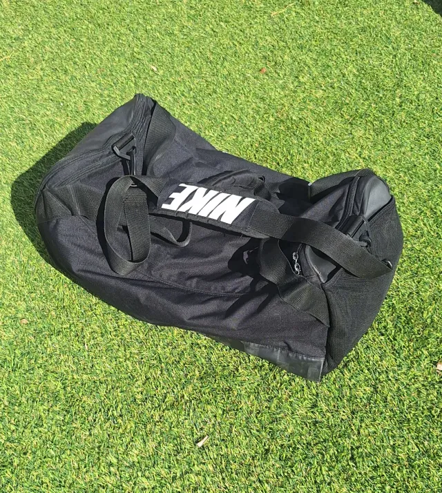 Bolsa deportiva Nike negra