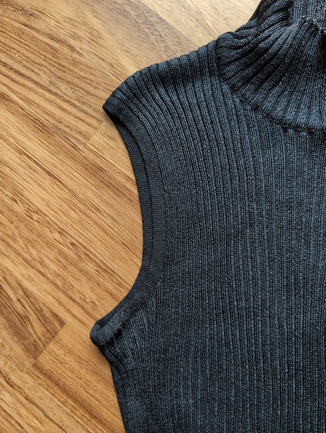 Maglia Gea collo alto senza maniche nera