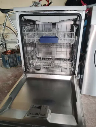 Lavadora Bosch Serie 6
Lavavajillas Siemens 