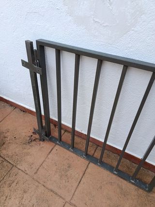 Puerta de jardín de metal