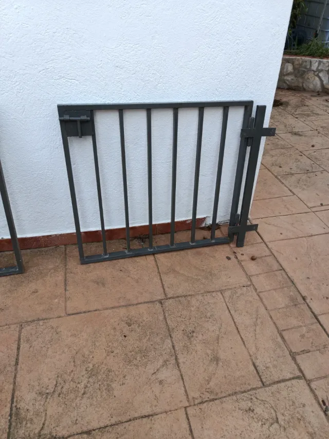 Puerta de jardín metálica