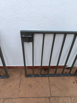 Puerta de jardín metálica