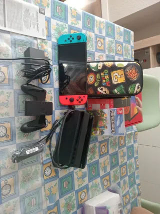 Nintendo Switch OLED + Accesorios y juego minecraf