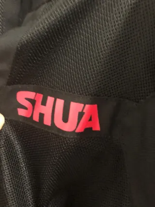 Chaqueta moto negra con protecciones