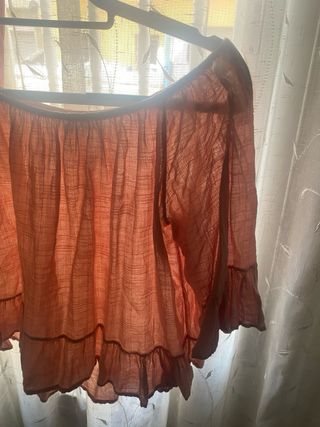 Blusa palo rosa con volantes