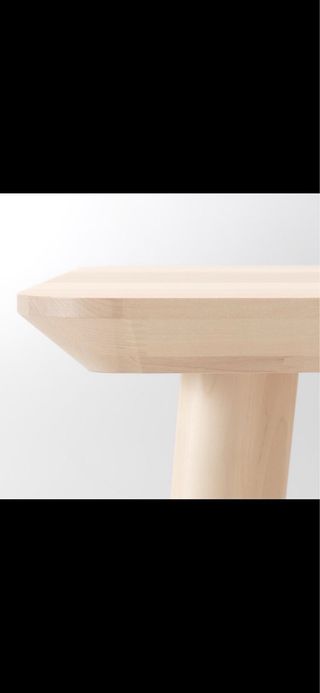 Mesa de comedor de madera clara Ikea