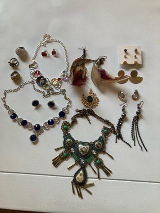 Lote Bisutería: Collares y Pendientes