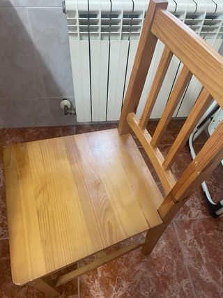 Mesa Ikea extensible con 3 sillas 