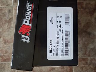Zapatillas de seguridad grises y rojas