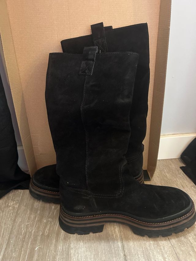 Botas altas de ante negro