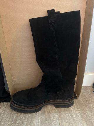 Botas altas de ante negro