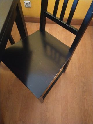 Mesa extensible (1,82) de comedor con 4 sillas