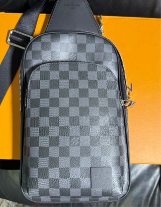 Louis Vuitton Avenue Sling impecable bolso 