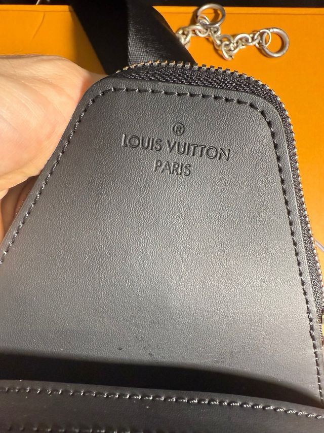 Louis Vuitton Avenue Sling impecable bolso
