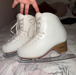 Patines de hielo blancos de Dr Patin.