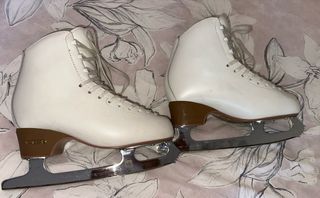 Patines de hielo blancos de Dr Patin.