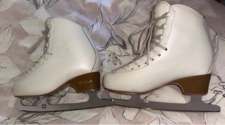 Patines de hielo blancos de Dr Patin.
