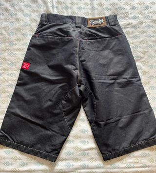 Pantalón Corto Enduro Negro marca Sombrio