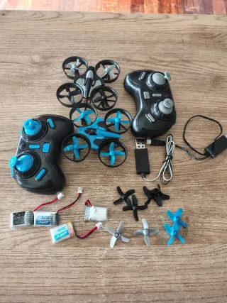 Droni con comandi e accessori