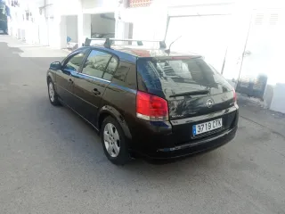 Opel Signum 2004