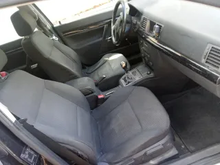 Opel Signum 2004