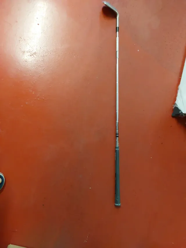 Hierro de golf Cobra King 56