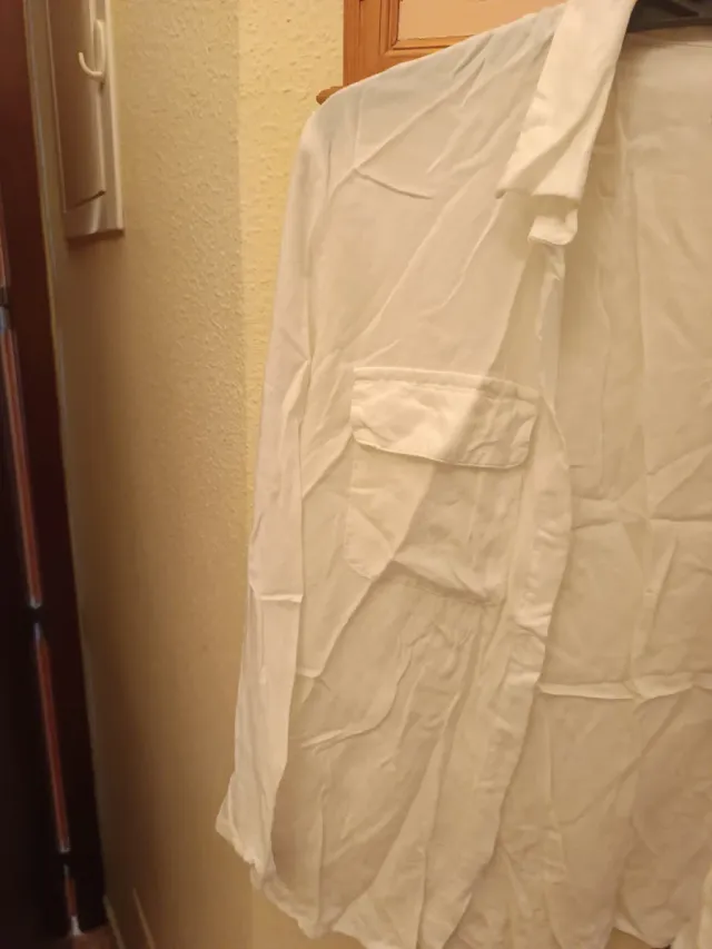 Camisa blanca Pull&Bear