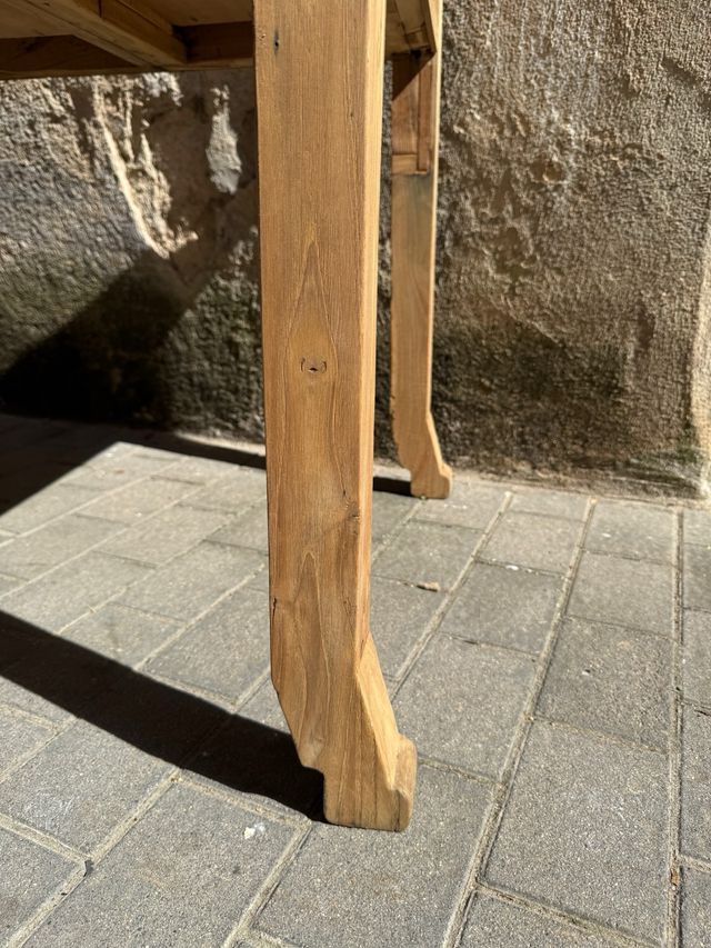 Mesa antigua de roble maciza restaurada