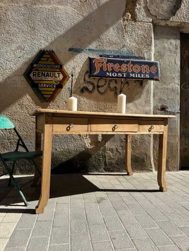 Mesa antigua de roble maciza restaurada
